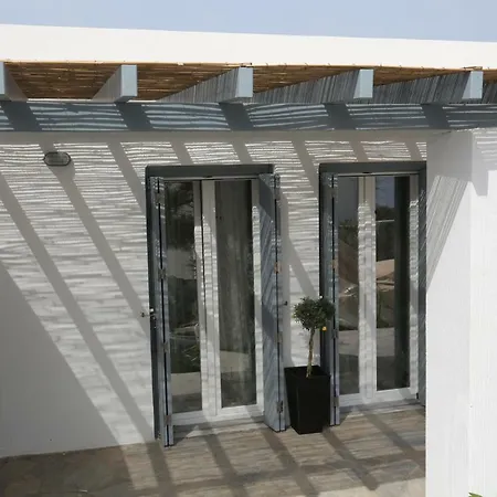 Lilianna Villa *