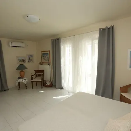 Lilianna Villa *